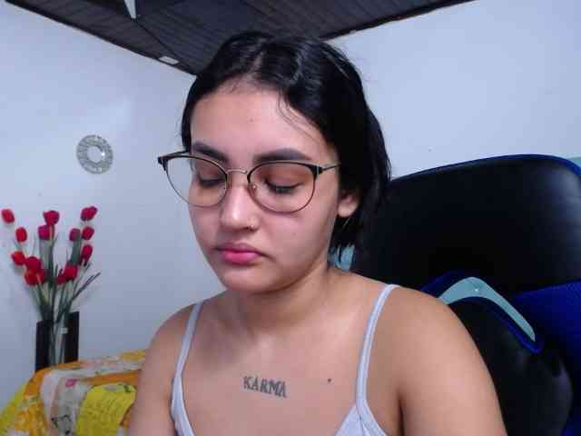 Kathemills235 webcam