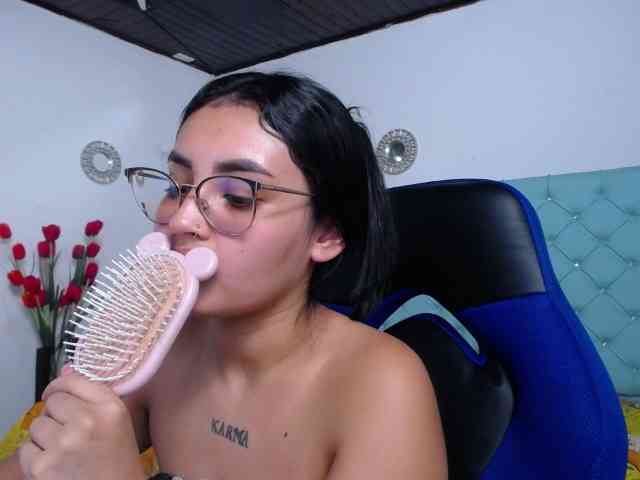 Kathemills235 webcam