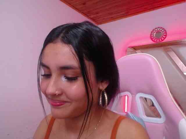 Kathemills235 webcam