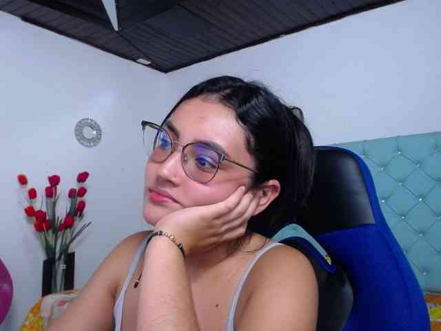 Kathemills235 webcam