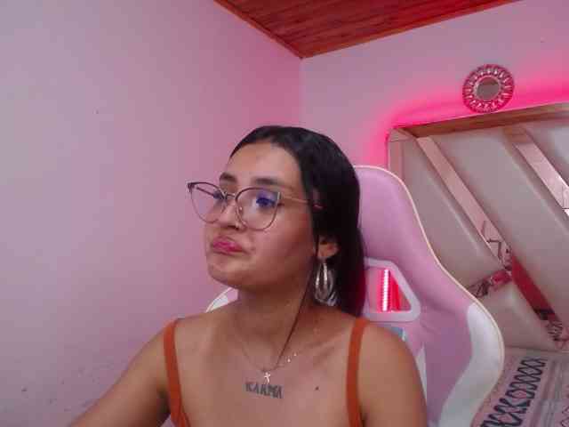 Kathemills235 webcam
