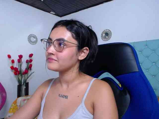 Kathemills235 webcam