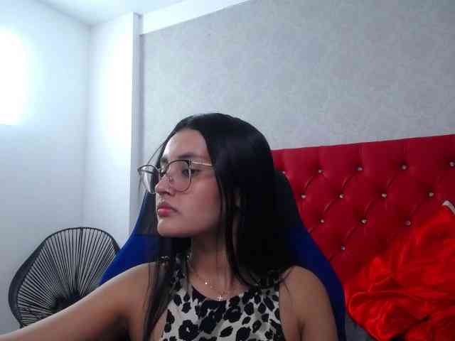Kathemills235 webcam