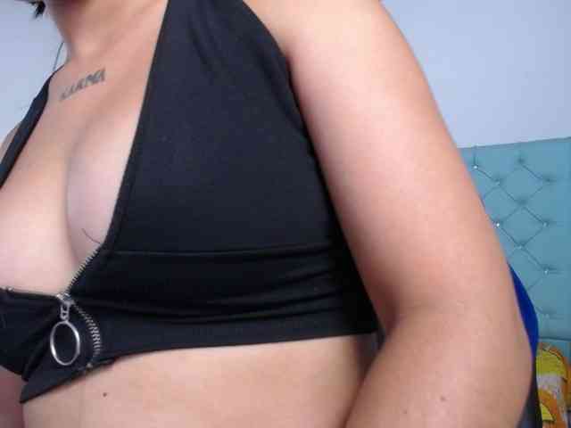 Kathemills235 webcam