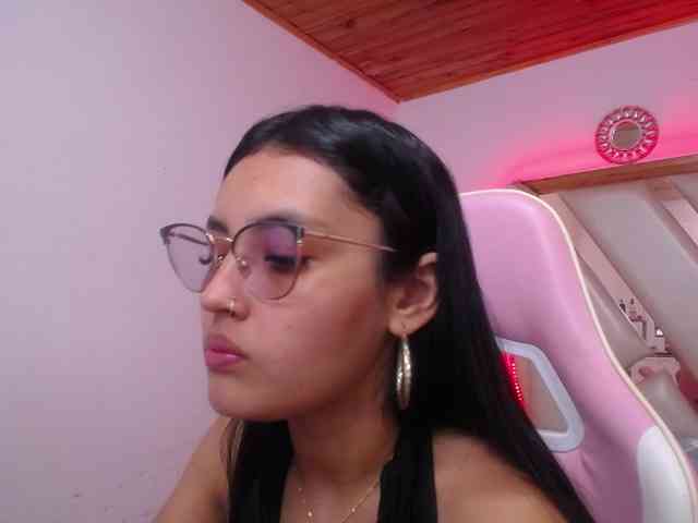 Kathemills235 webcam