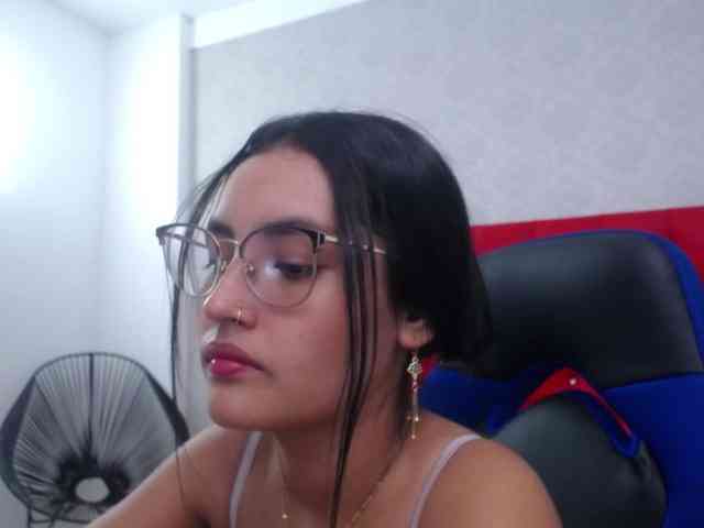 Kathemills235 webcam
