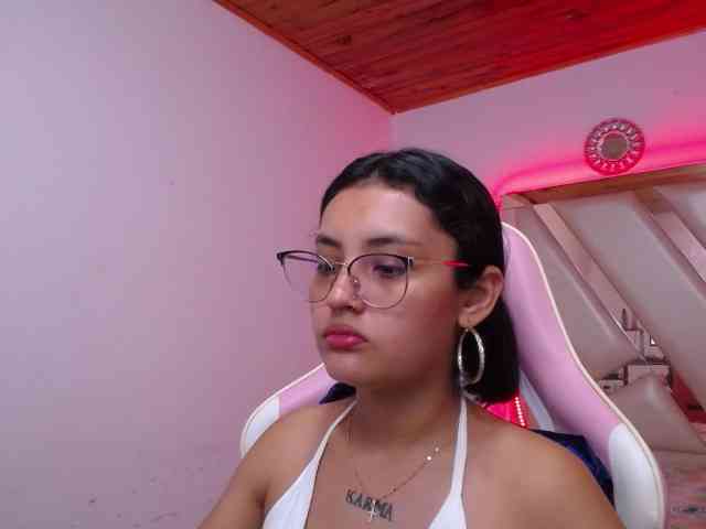 Kathemills235 webcam