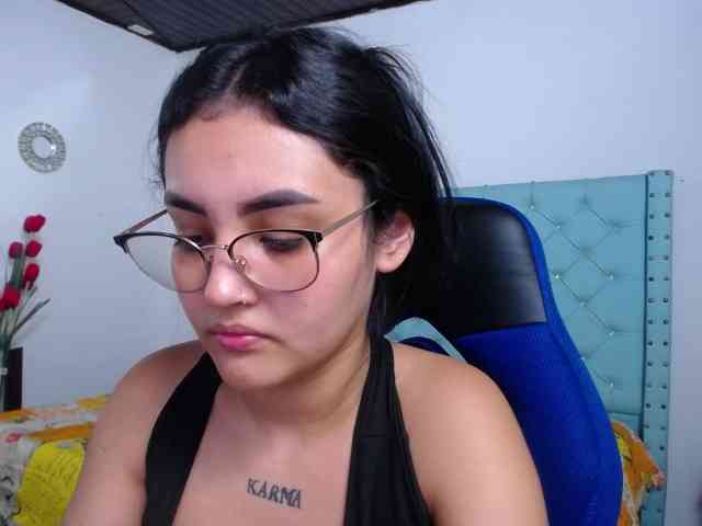 Kathemills235 webcam