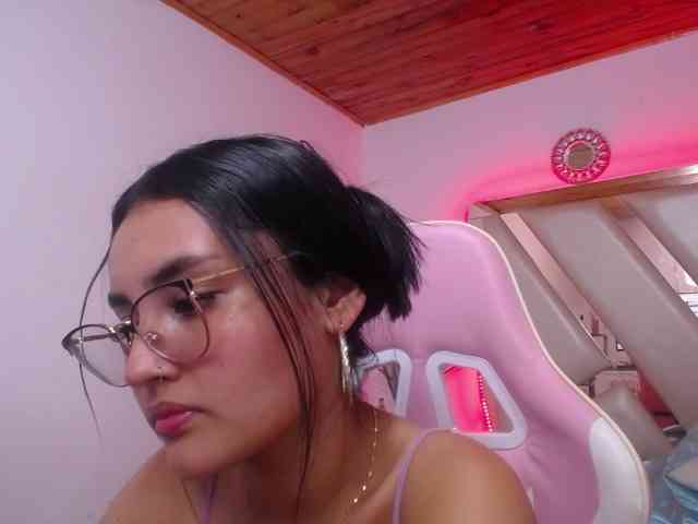 Kathemills235 webcam