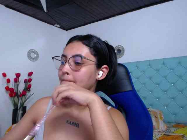 Kathemills235 webcam