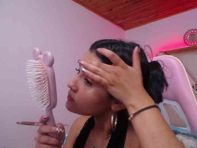 Kathemills235 webcam