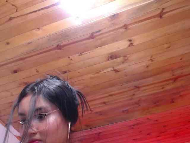 Kathemills235 webcam