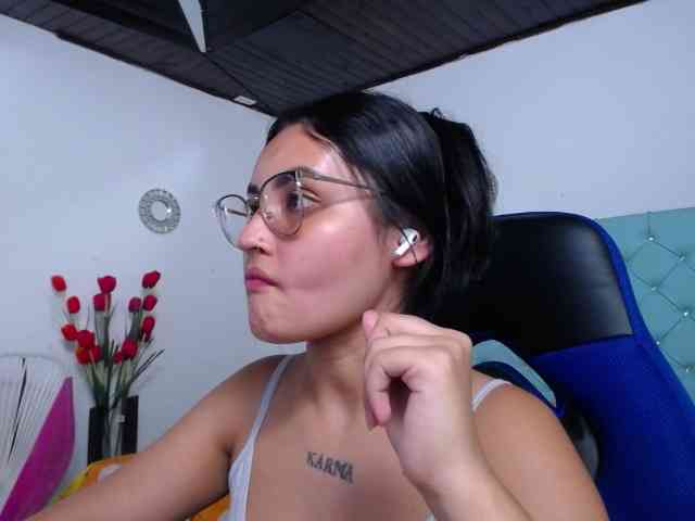 Kathemills235 webcam