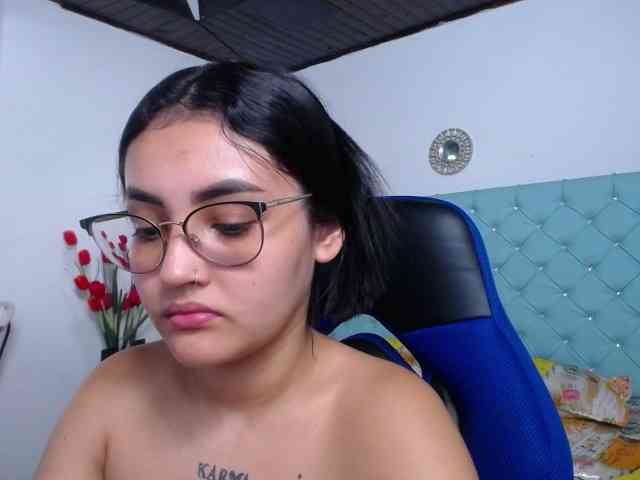 Kathemills235 webcam