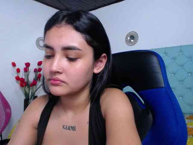 Kathemills235 webcam