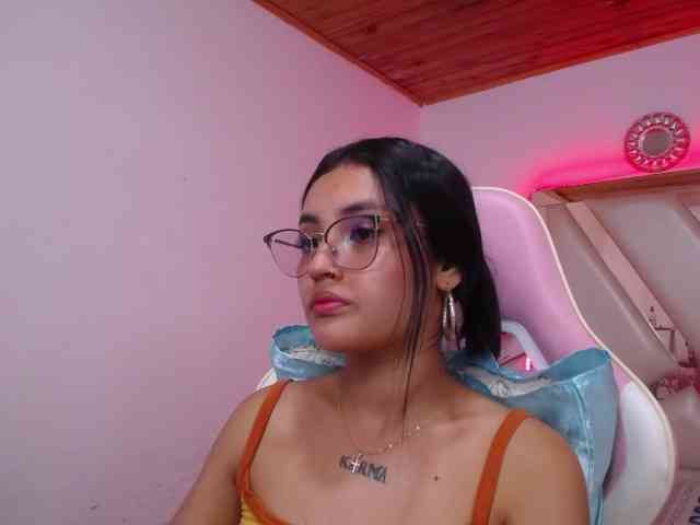 Kathemills235 webcam