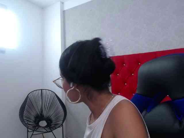 Kathemills235 webcam