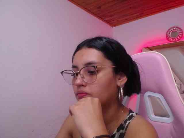 Kathemills235 webcam