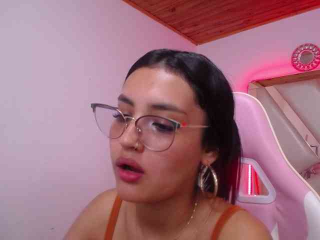 Kathemills235 webcam