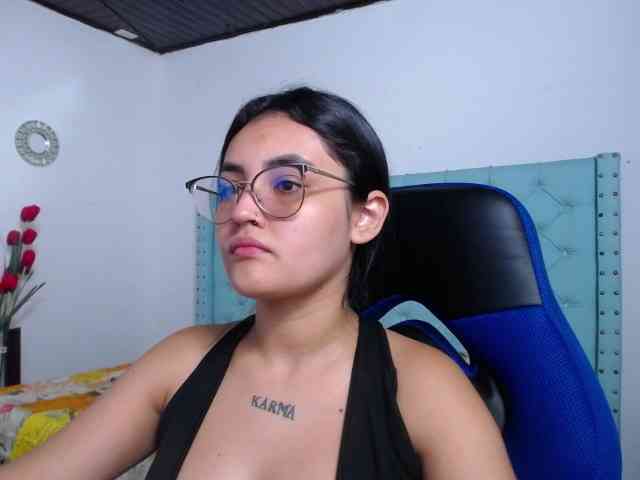 Kathemills235 webcam