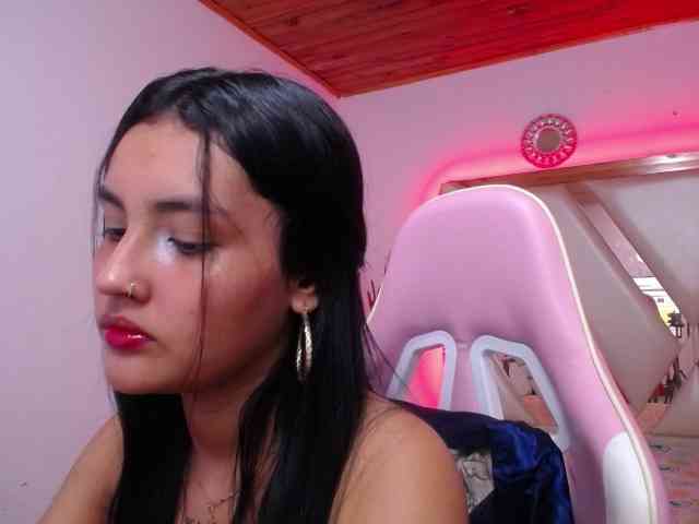 Kathemills235 webcam