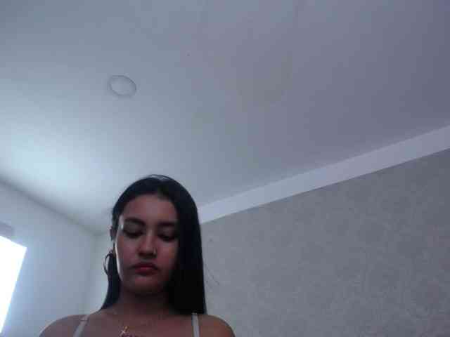 Kathemills235 webcam