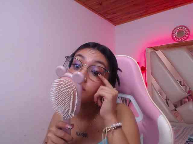 Kathemills235 webcam