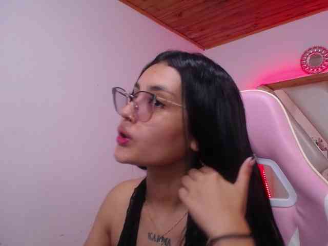 Kathemills235 webcam