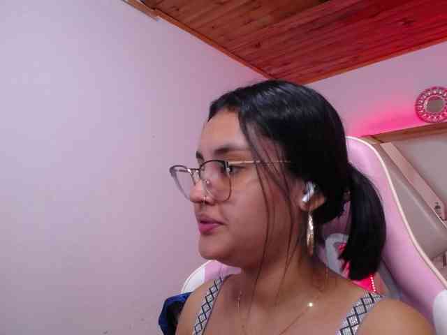 Kathemills235 webcam