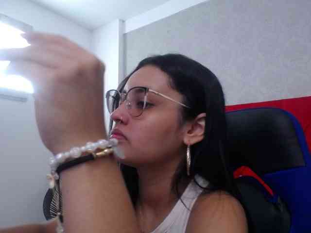 Kathemills235 webcam