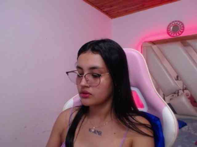 Kathemills235 webcam