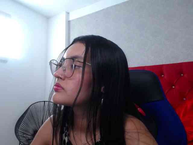 Kathemills235 webcam