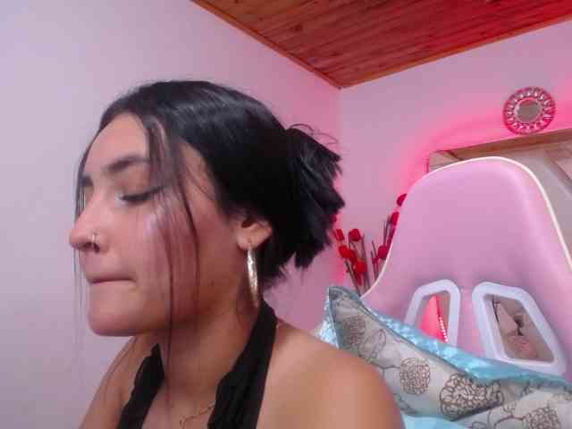 Kathemills235 webcam