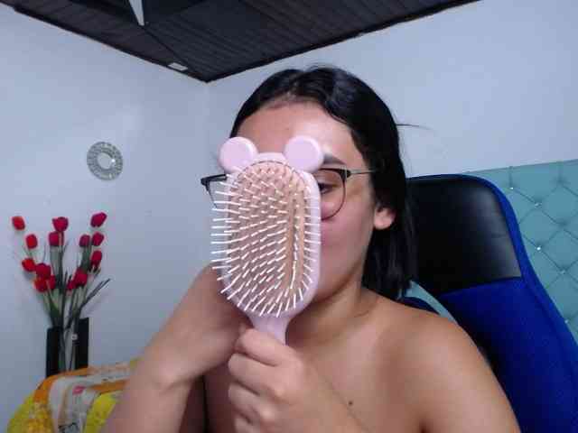 Kathemills235 webcam