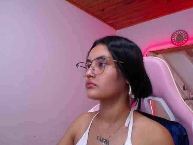 Kathemills235 webcam