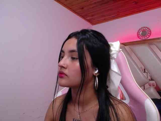 Kathemills235 webcam