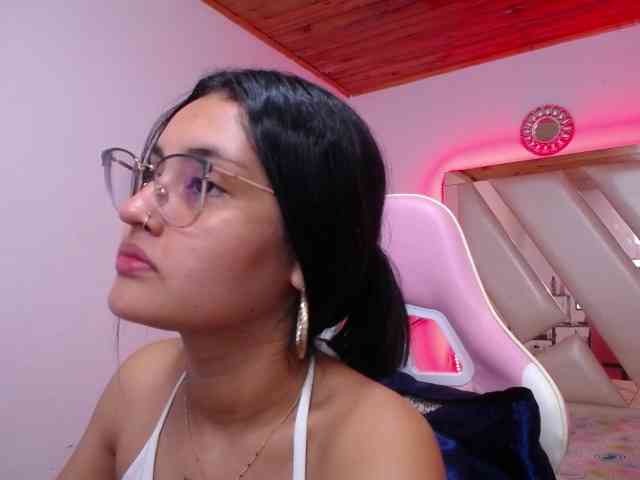Kathemills235 webcam
