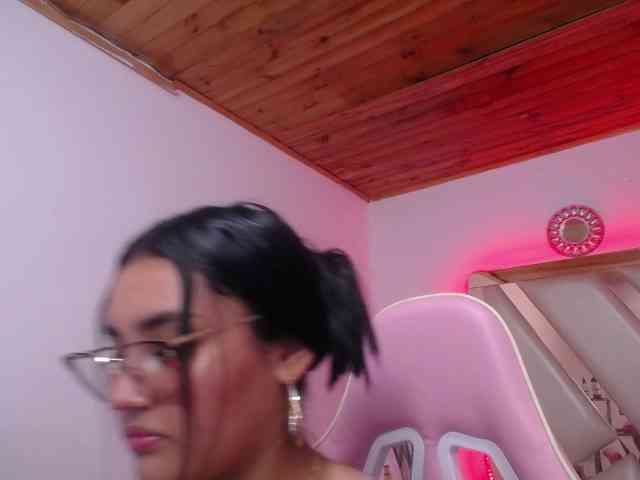 Kathemills235 webcam