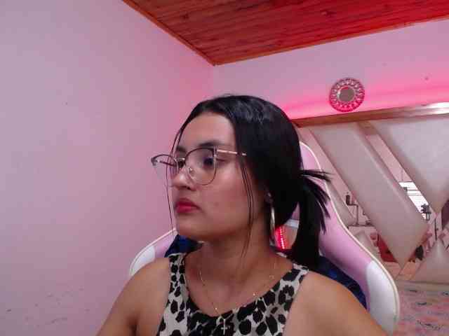 Kathemills235 webcam