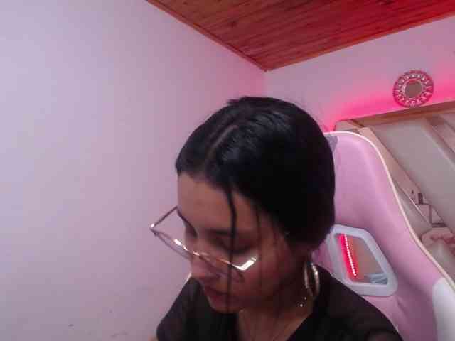 Kathemills235 webcam