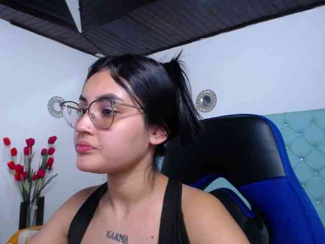 Kathemills235 webcam