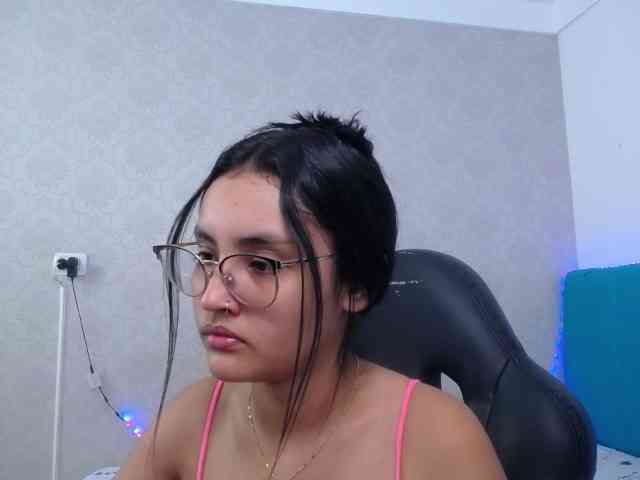Kathemills235 webcam