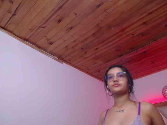 Kathemills235 webcam