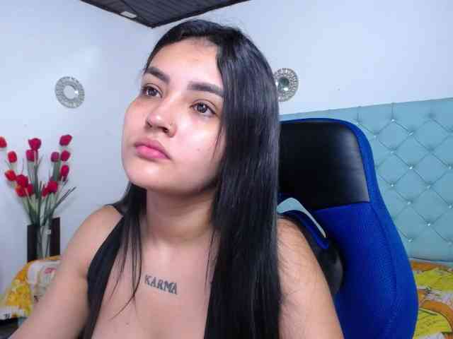 Kathemills235 webcam