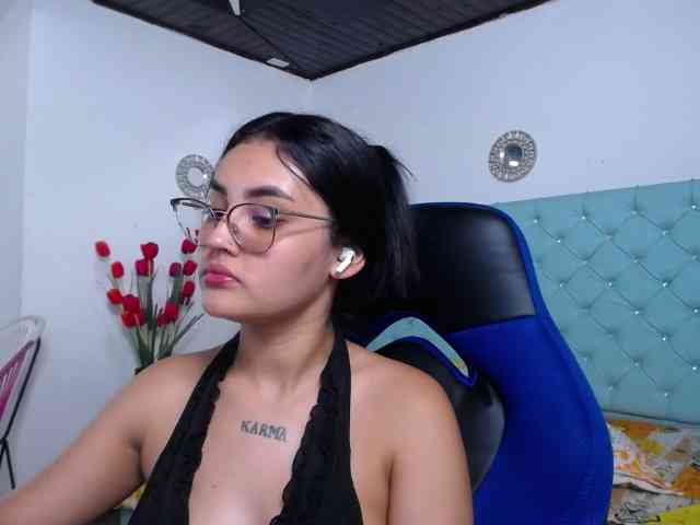 Kathemills235 webcam