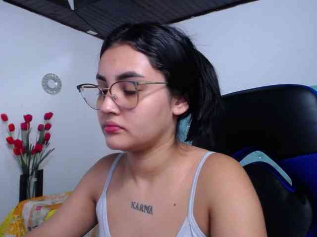 Kathemills235 webcam