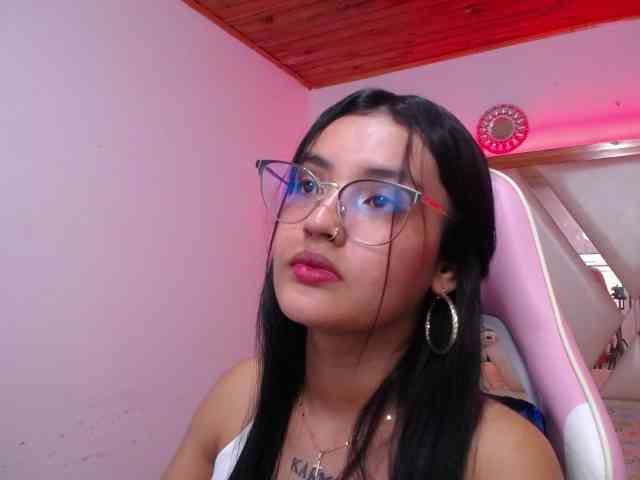 Kathemills235 webcam