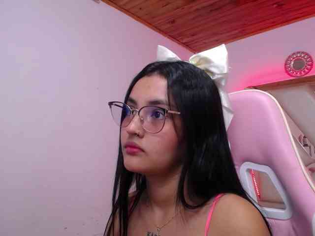 Kathemills235 webcam