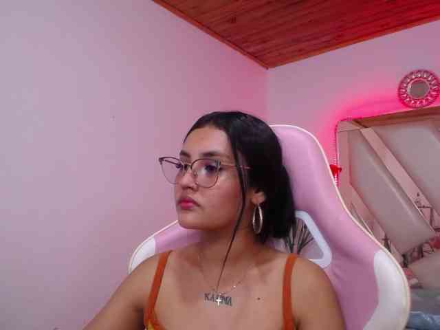 Kathemills235 webcam