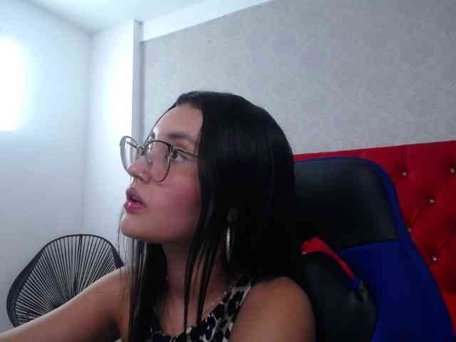 Kathemills235 webcam